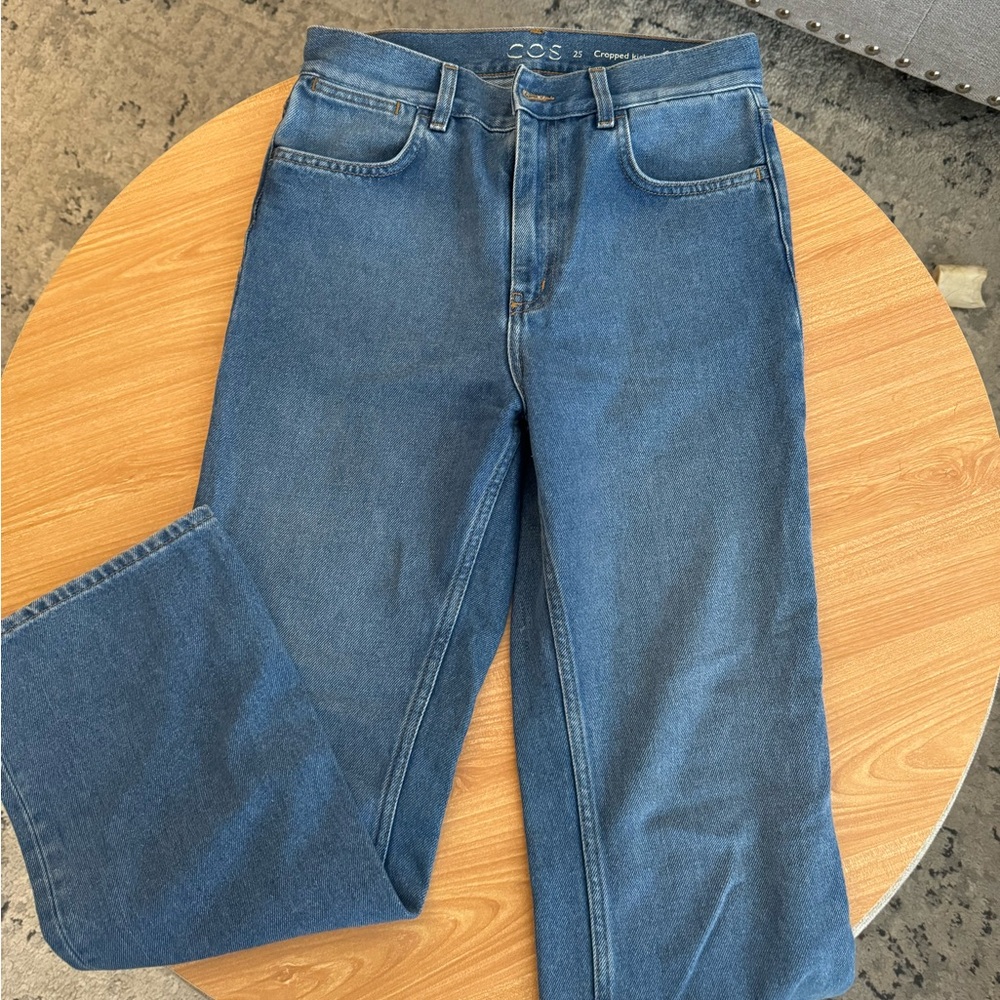 Boot cut / flare medium wash jeans